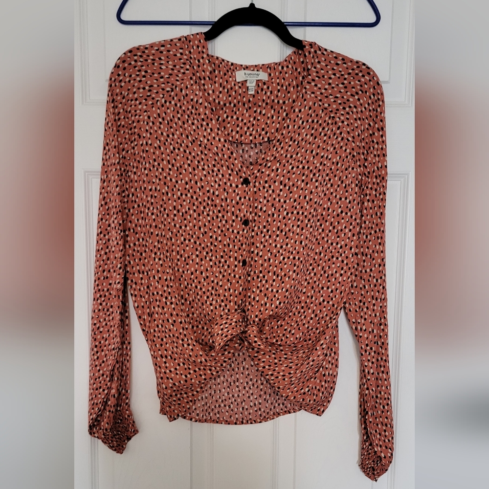 NWOT B. YOUNG Printed Button-Front Long Sleeve Smocked